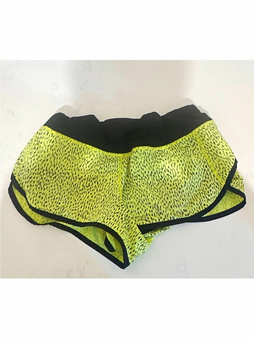 Lululemon Speed Short Animal Print Athletic Shorts Green & Black Size 6